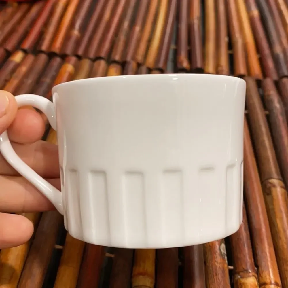 Wedgwood Colosseum White Bone China Tea Cup‎